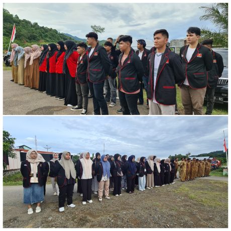 Mahasiswa Universitas Ubudiyah Indonesia (UUI) mengikuti acara penyerahan mahasiswa KKN Tahun Akademik 2023/2024 di Kecamatan Labuhan Haji, Kabupaten Aceh Selatan, Senin (29/7/2024).