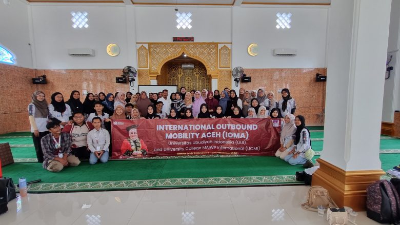 "Universitas Ubudiyah Indonesia dan University College of MAIWP International (UCMI) Malaysia pada kegiatan sosialisasi kesehatan bagi warga Ie Masen Ulee Kareng dalam rangka kegiatan pengabdian masyarakat internasional bertajuk "International Outbound Mobility Aceh (IOMA) 2024". "Universitas Ubudiyah Indonesia dan University College of MAIWP International (UCMI) Malaysia pada kegiatan sosialisasi kesehatan bagi warga Ie Masen Ulee Kareng dalam rangka kegiatan pengabdian masyarakat internasional bertajuk "International Outbound Mobility Aceh (IOMA) 2024".
