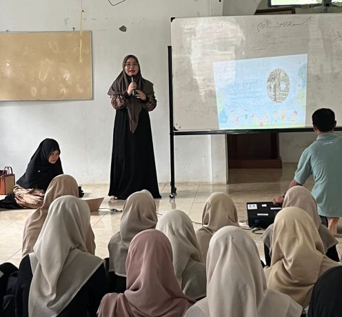 Kaprodi D3 Kebidanan UUI Alfitri Wahyuni STr Keb MKeb memberikan penyuluhan edukasi tentang pola hidup sehat. Kaprodi D3 Kebidanan UUI Alfitri Wahyuni STr Keb MKeb memberikan penyuluhan edukasi tentang pola hidup sehat.