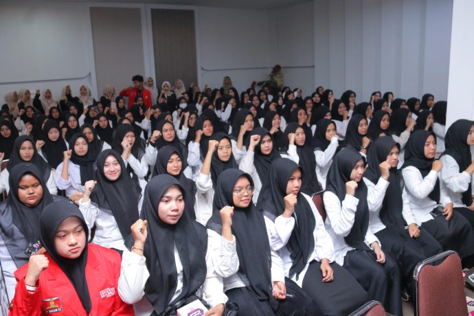 Mahasiswa UUI pada acara Welcome New Students (Wellnes UUI 2024)di PLenary Hall UUI) Banda Aceh, Selasa (1/10/2024).
